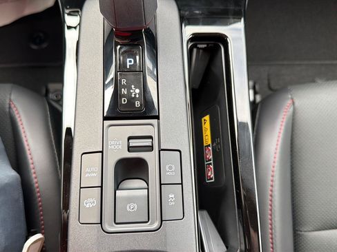 New 2026 Toyota Prius Plug-In Hybrid FWD image 18