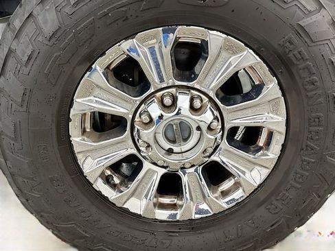 Used 2017 Ford F250 XLT w/ XLT Premium Package image 30