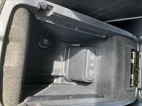 Used 2017 Dodge Charger R/T RWD image 31