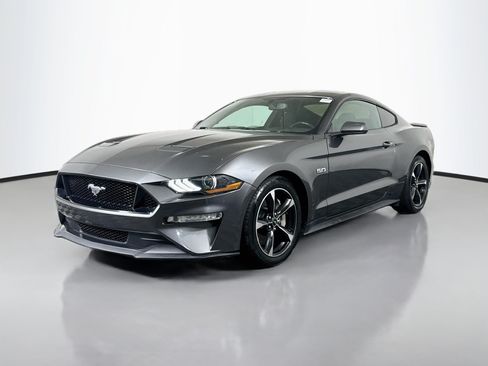Used 2018 Ford Mustang GT w/ Equipment Group 301A RWD image 4