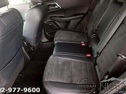 Used 2025 Mitsubishi Outlander SE FWD image 14