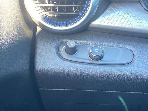 Used 2025 Chevrolet Trax LT w/ Driver Confidence Package image 13