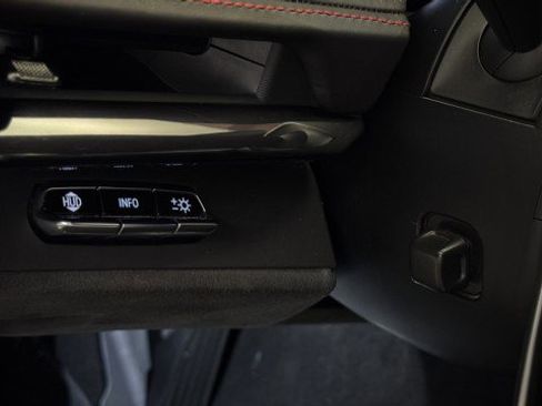 Used 2023 Chevrolet Corvette Stingray Premium Cpe w/ Z51 Performance Package image 11