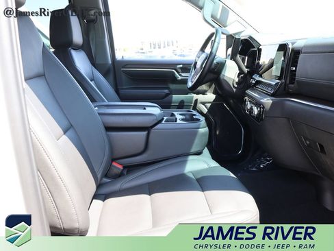 Used 2024 GMC Sierra 1500 SLT AWD/4WD image 9