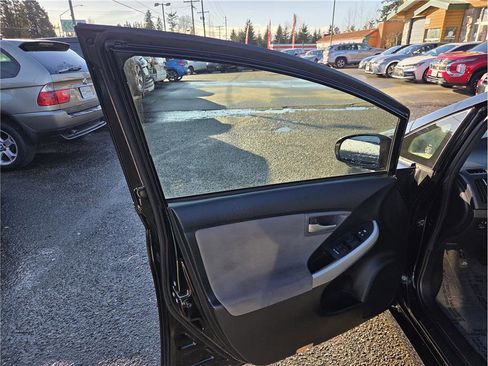 Used 2014 Toyota Prius Four image 13