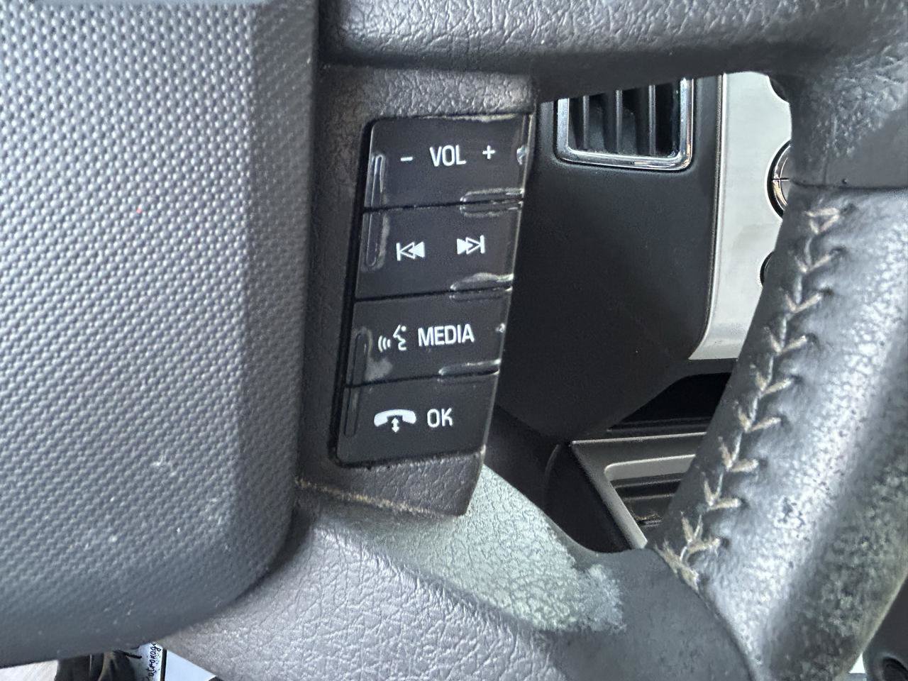 Used 2010 Ford Edge Limited AWD/4WD image 19