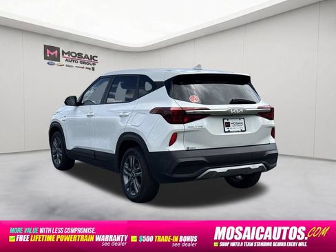 Used 2023 Kia Seltos LX AWD/4WD image 5