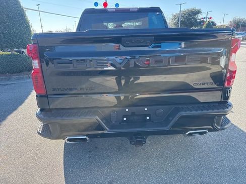 Used 2023 Chevrolet Silverado 1500 Custom Trail Boss w/ LPO, Dark Essentials Package image 4