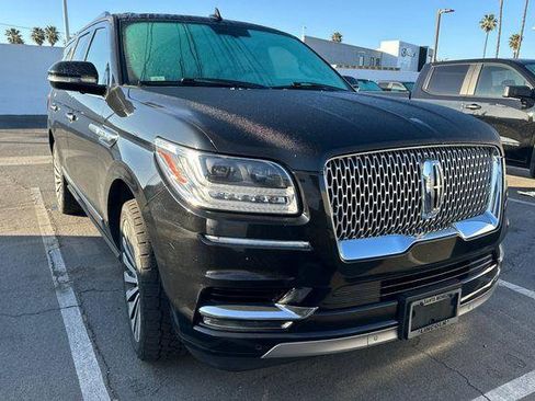 Used 2018 Lincoln Navigator Reserve image 2