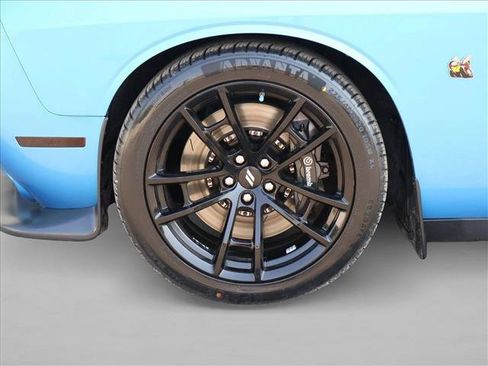 Used 2019 Dodge Challenger R/T Scat Pack w/ Shaker Package RWD image 28