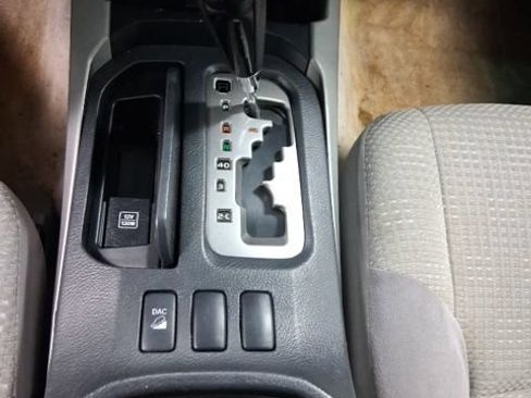 Used 2005 Toyota 4Runner SR5 AWD/4WD image 24