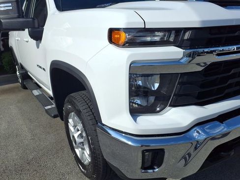 Used 2025 Chevrolet Silverado 2500 LT w/ Convenience Package AWD/4WD image 22