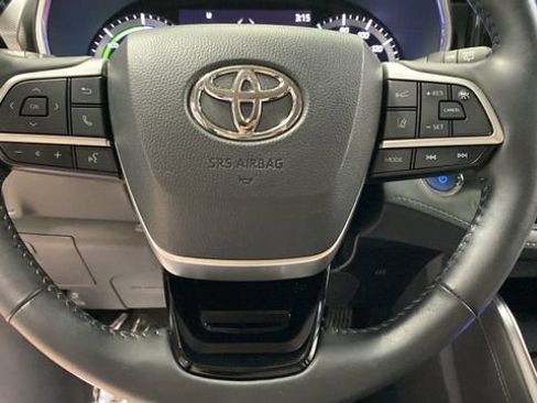 Used 2022 Toyota Highlander Platinum AWD/4WD image 16