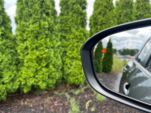Used 2021 Nissan Rogue S FWD image 15