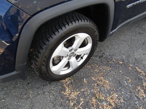 Used 2021 Jeep Compass Latitude AWD/4WD image 25
