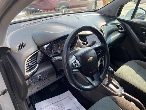Used 2020 Chevrolet Trax LS w/ Tint and Cruise Package image 17