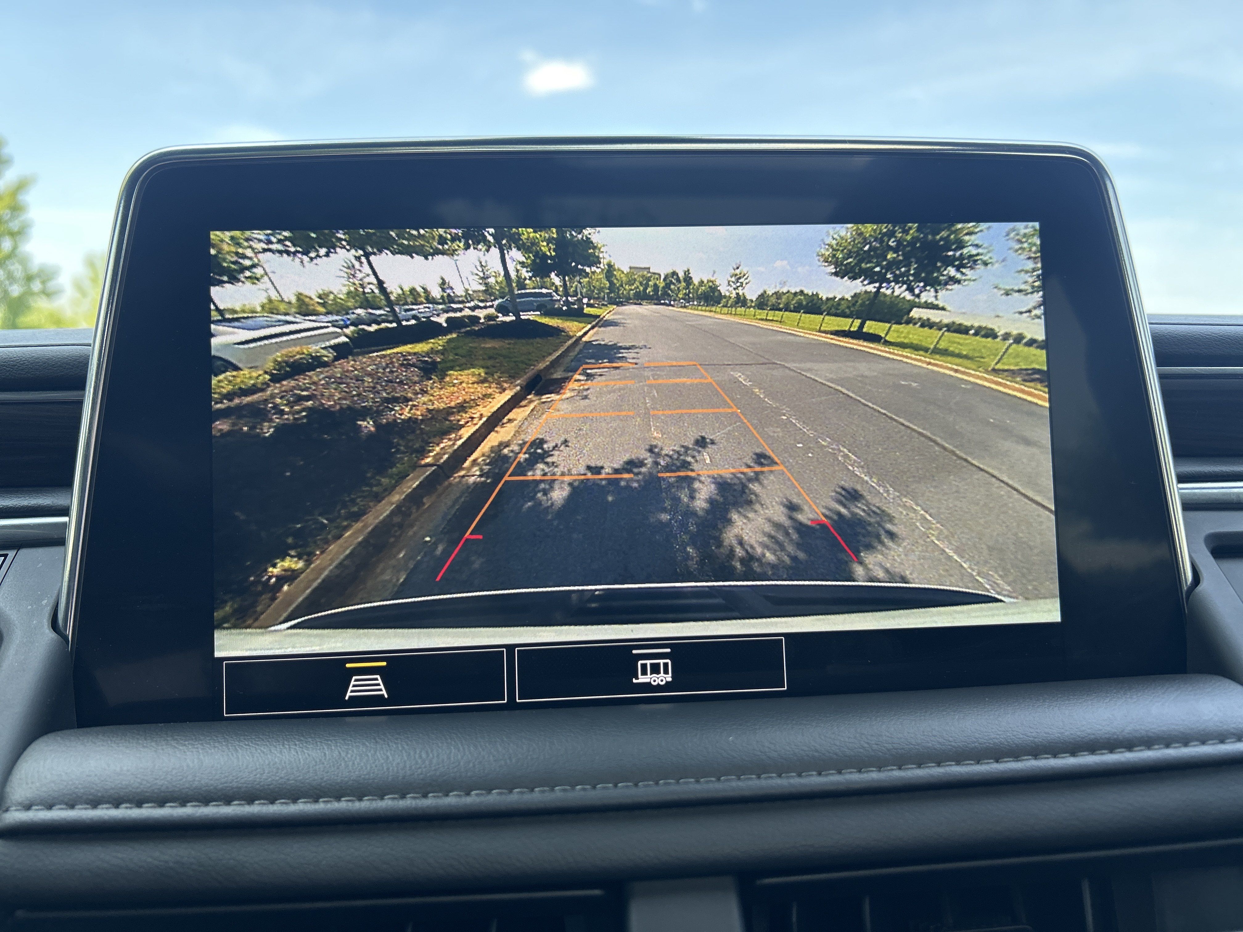 Used 2021 Chevrolet Tahoe Z71 AWD/4WD image 14