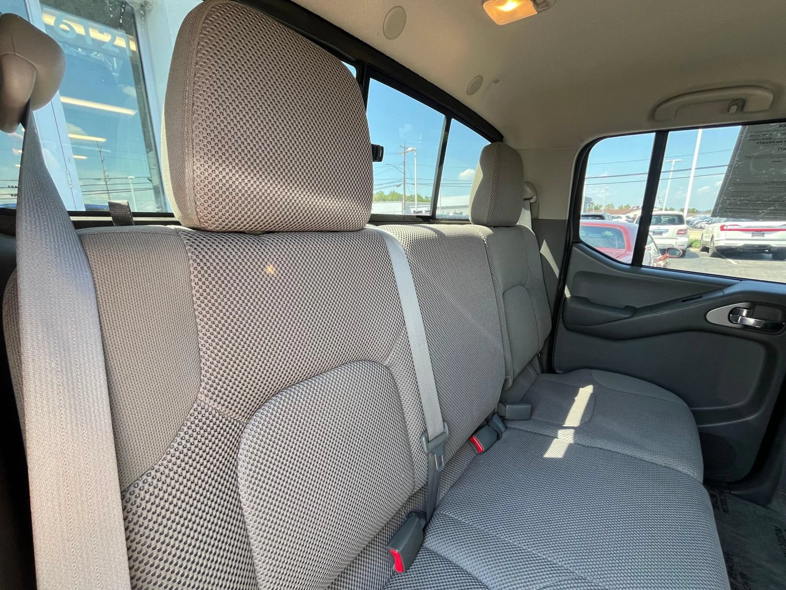 Used 2014 Nissan Frontier SV w/ SV Value Truck Package AWD/4WD image 35