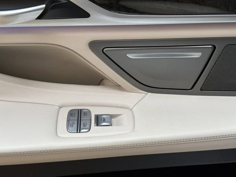 Used 2020 BMW 750i xDrive w/ Executive Package image 40