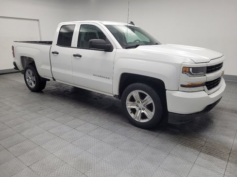Used 2017 Chevrolet Silverado 1500 Custom w/ Custom Convenience Package RWD image 11