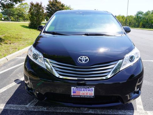 Used 2012 Toyota Sienna XLE AWD/4WD image 12