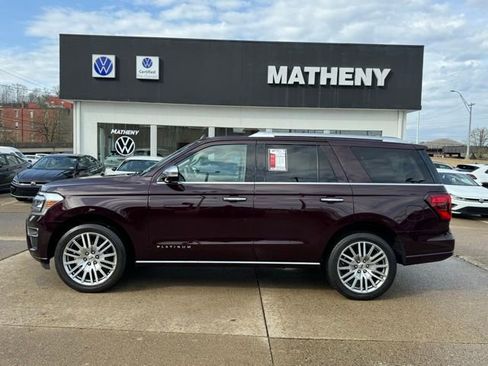Used 2023 Ford Expedition Platinum AWD/4WD image 2