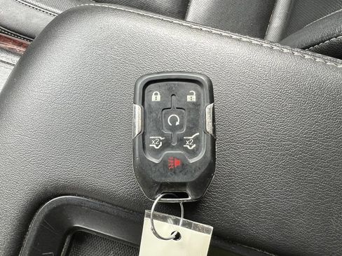 Used 2019 GMC Yukon SLT AWD/4WD image 9