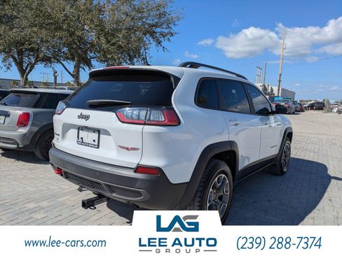 Used 2020 Jeep Cherokee Trailhawk image 3