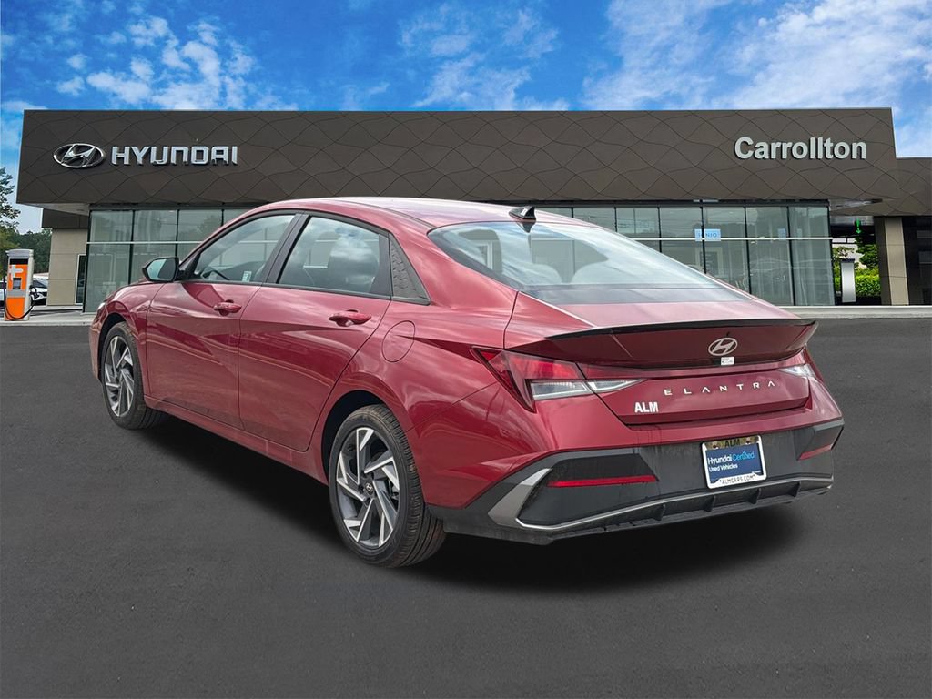 Certified 2025 Hyundai Elantra Sport FWD image 5