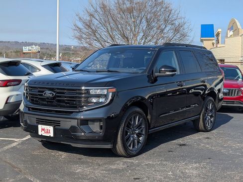 Used 2025 Ford Expedition Platinum w/ Stealth Performance Package image 3