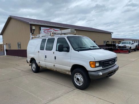 Used 2007 Ford E-250 and Econoline 250 image 4