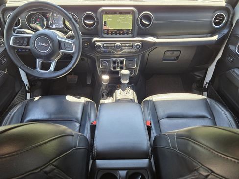 Used 2022 Jeep Wrangler Unlimited Sahara w/ Cold Weather Group AWD/4WD image 28
