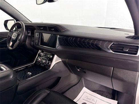 Used 2022 GMC Yukon Denali image 32