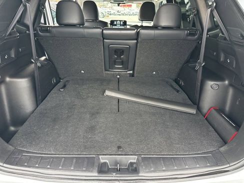 Used 2024 Mitsubishi Outlander SE image 17