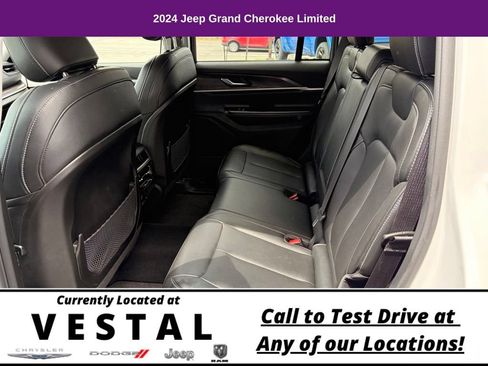 Used 2024 Jeep Grand Cherokee Limited AWD/4WD image 15