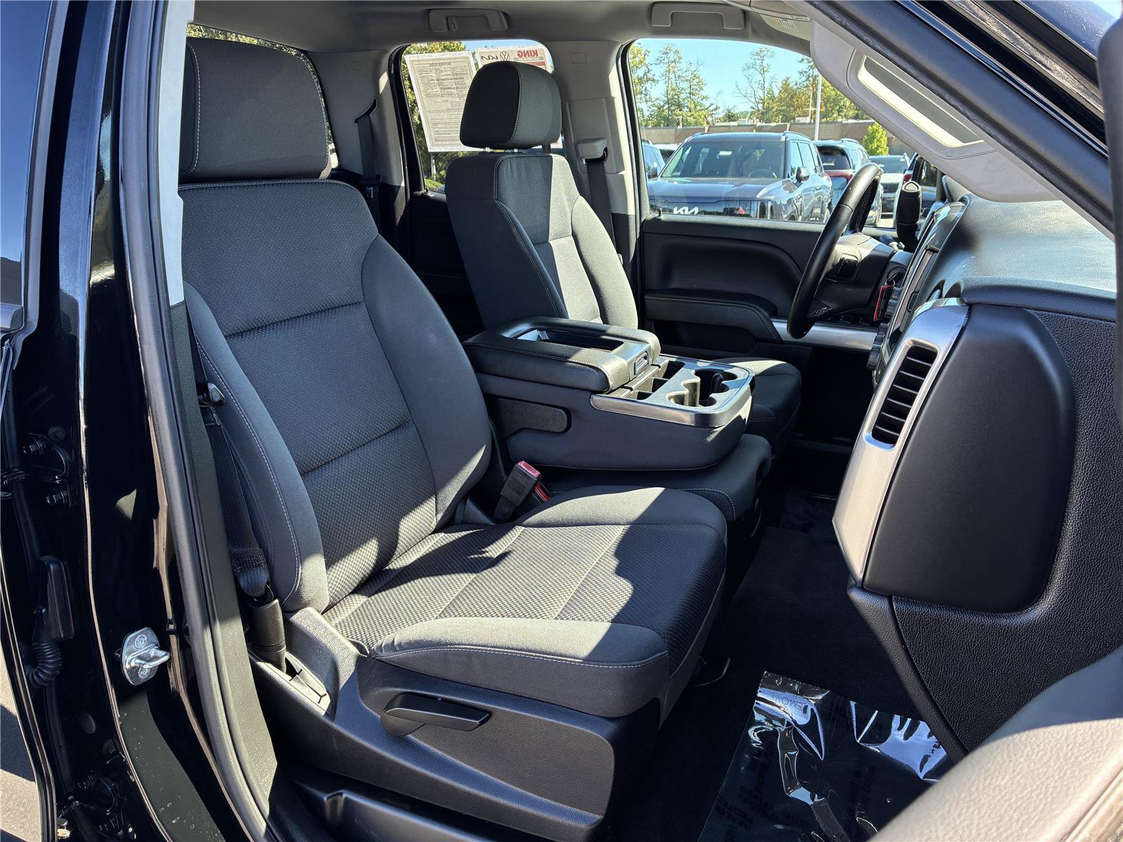 Used 2018 Chevrolet Silverado 1500 LT w/ Midnight Edition AWD/4WD image 13