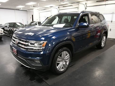 Used 2019 Volkswagen Atlas SE w/ Panoramic Sunroof Package image 4