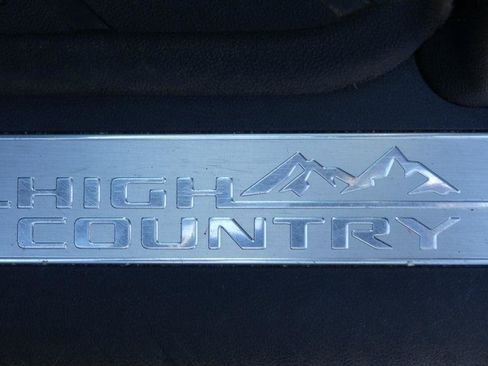 Used 2022 Chevrolet Silverado 1500 High Country w/ Technology Package AWD/4WD image 13