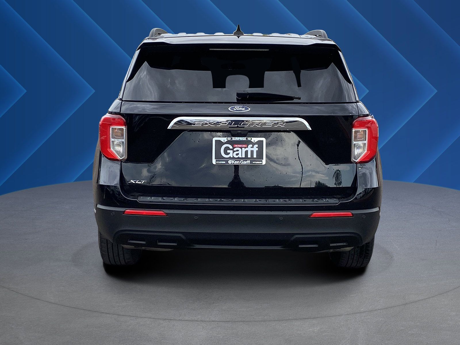 Used 2024 Ford Explorer XLT RWD image 4