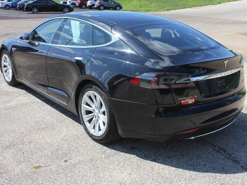 Used 2016 Tesla Model S P90D image 7
