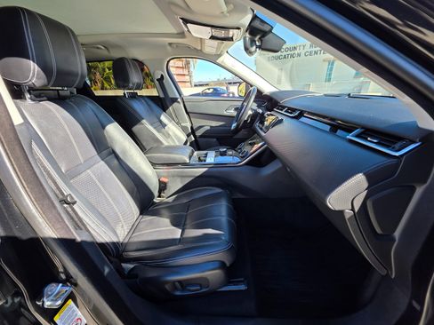 Used 2018 Land Rover Range Rover Velar S image 10
