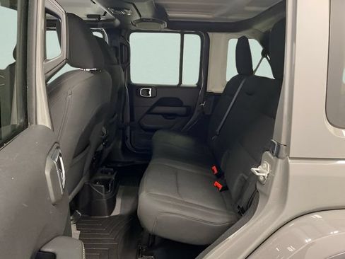 Used 2021 Jeep Wrangler Unlimited Sahara w/ Uconnect 4C Nav & Sound Group AWD/4WD image 25