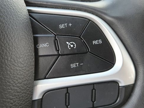 Used 2018 Jeep Compass Trailhawk w/ Navigation Group AWD/4WD image 22