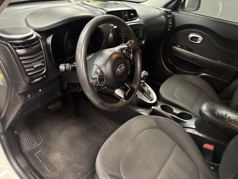 Used 2015 Kia Soul FWD image 8