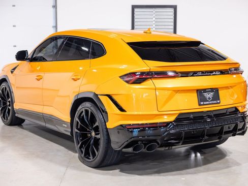 Used 2024 Lamborghini Urus S AWD/4WD image 7