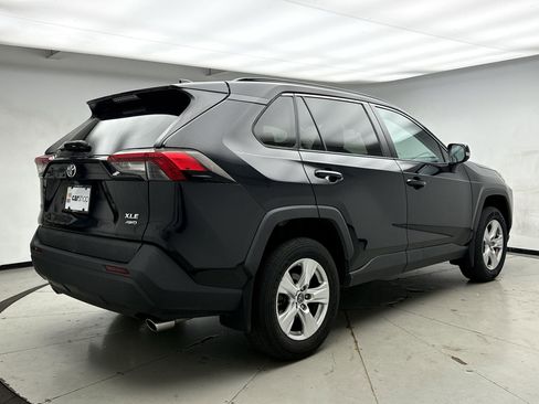 Used 2019 Toyota RAV4 XLE w/ Convenience Package AWD/4WD image 5