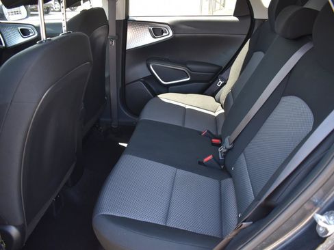 Used 2024 Kia Soul LX w/ Option Group 015 FWD image 17