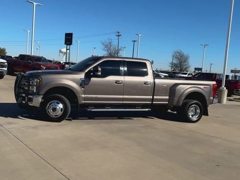 Used 2019 Ford F350 Lariat w/ Lariat Value Package image 5