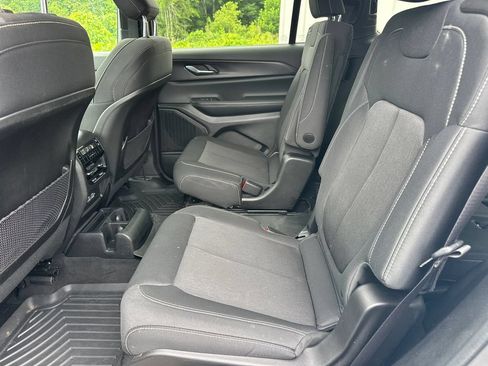 Used 2024 Jeep Grand Cherokee L Laredo RWD image 21