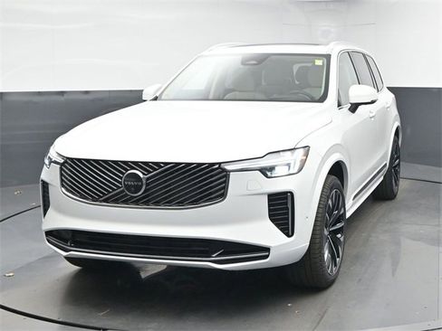 New 2026 Volvo XC90 B6 Ultra w/ Protection Package image 3